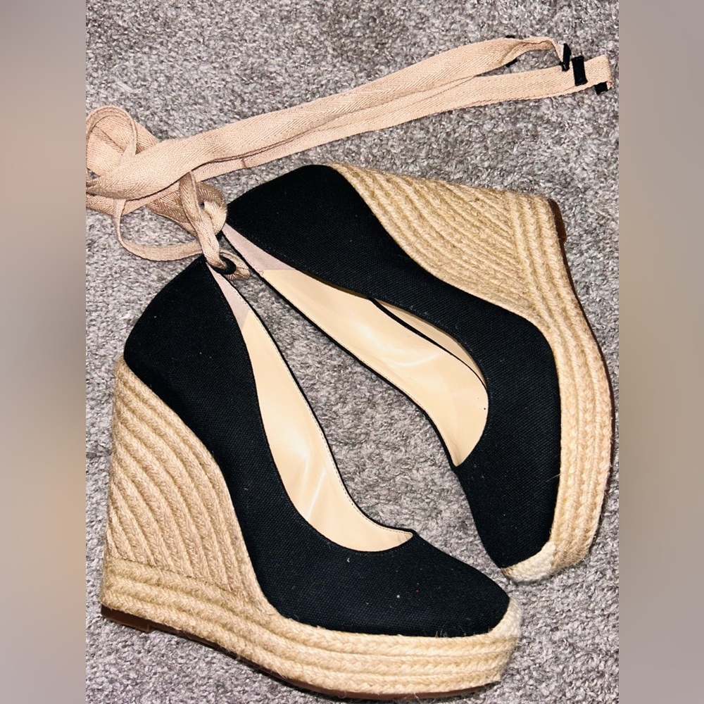 Jessica Simpson Black + Cream colored Wedges with Straps, in size 8.5